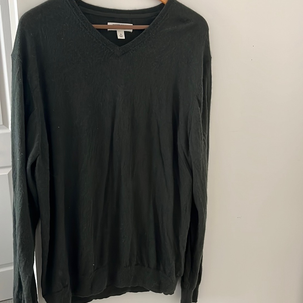 100% wool v neck sweater